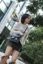 vila | dark grey upcycled leather